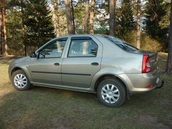 2010 Renault Logan Pictures