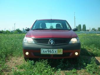 2010 Renault Logan Photos