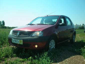 2010 Renault Logan Pictures