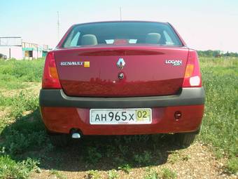2010 Renault Logan Wallpapers