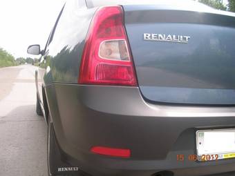 2010 Renault Logan Photos
