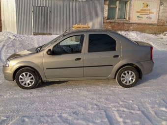 2011 Renault Logan Photos
