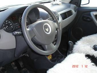 2011 Renault Logan Wallpapers