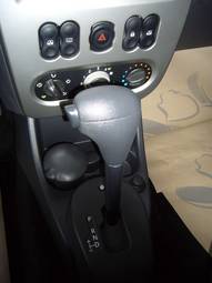 2011 Renault Logan Images