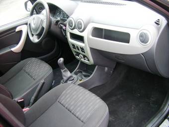 2011 Renault Logan Pictures
