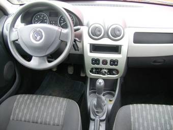 2011 Renault Logan Photos