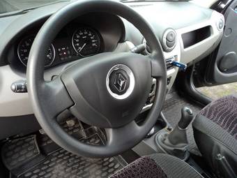 2011 Renault Logan Pics