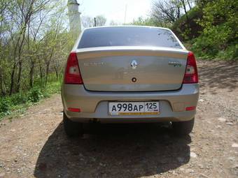 2011 Renault Logan Wallpapers