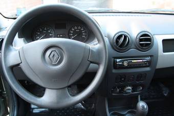 2011 Renault Logan Pictures
