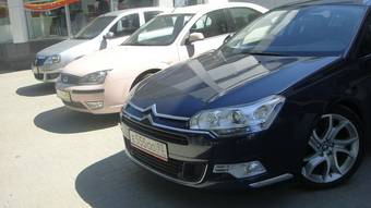 2011 Renault Logan Images