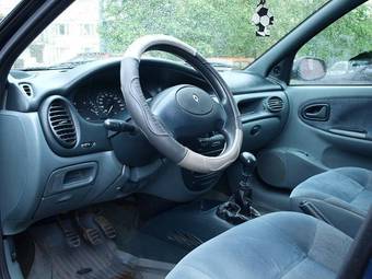 1996 Renault Megane Photos