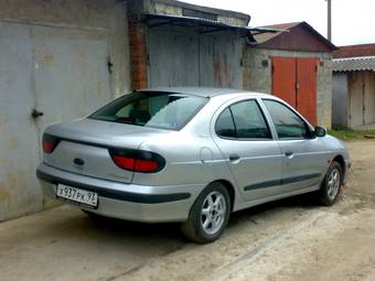 1998 Renault Megane Pics