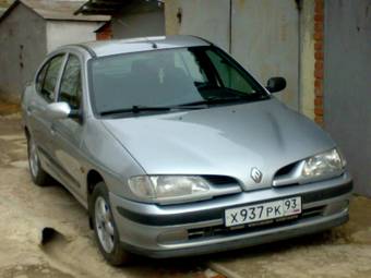 1998 Renault Megane Pictures