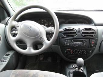 1998 Renault Megane Photos