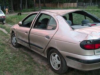 1998 Renault Megane Pictures