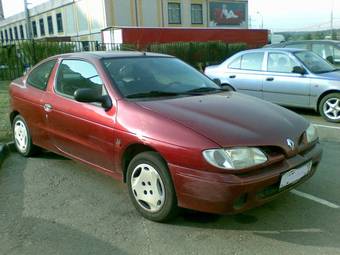 1998 Renault Megane Photos