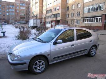 1999 Renault Megane Photos