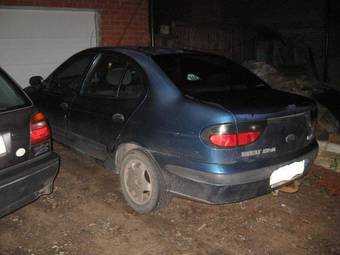 1999 Renault Megane Photos