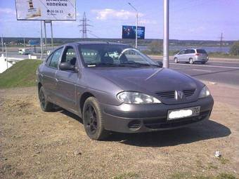 2000 Renault Megane Photos