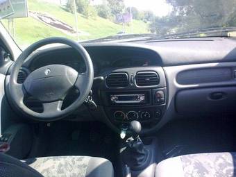 2000 Renault Megane Pictures