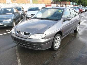 2000 Renault Megane Pictures