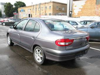 2000 Renault Megane Pics