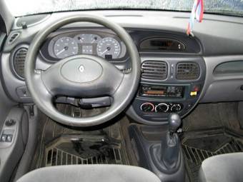 2000 Renault Megane Pictures