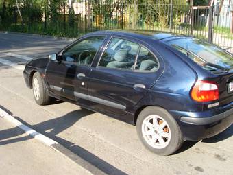 2000 Renault Megane Photos