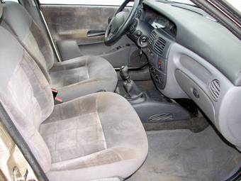 2001 Renault Megane Pictures