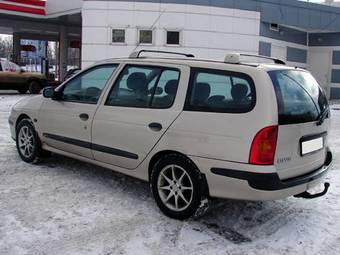 2001 Renault Megane Pictures
