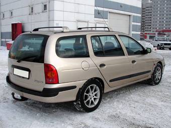 2001 Renault Megane Photos