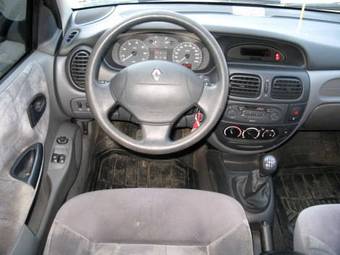 2001 Renault Megane Pictures