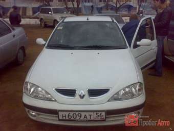 2002 Renault Megane Pictures