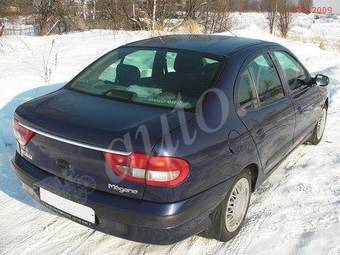 2002 Renault Megane Pictures