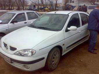 2002 Renault Megane Photos
