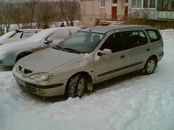 2002 Renault Megane Photos