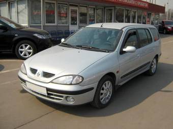 2002 Renault Megane Photos