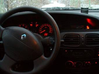 2002 Renault Megane Photos