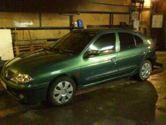 2002 Renault Megane Photos