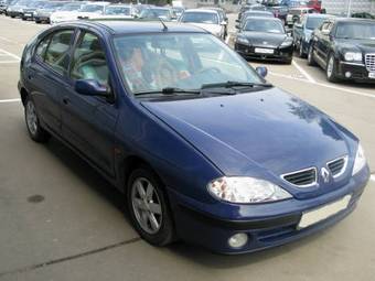 2002 Renault Megane Photos