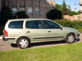 2002 Renault Megane Pictures