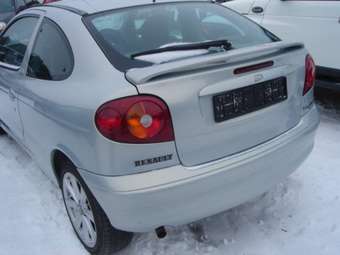 2003 Renault Megane Pictures