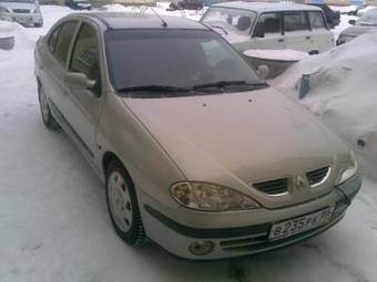 2003 Renault Megane Photos