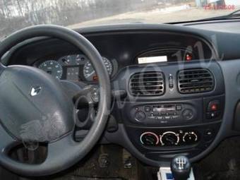 2003 Renault Megane Pictures