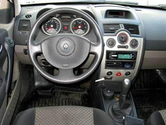 2003 Renault Megane Pictures