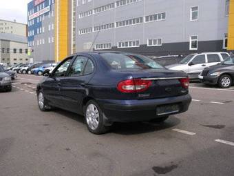 2003 Renault Megane Pictures
