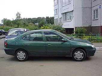 2003 Renault Megane Photos