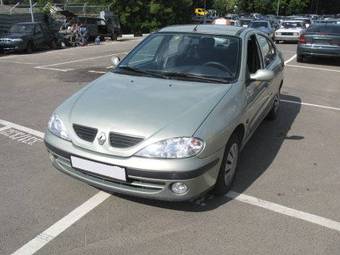 2003 Renault Megane Photos