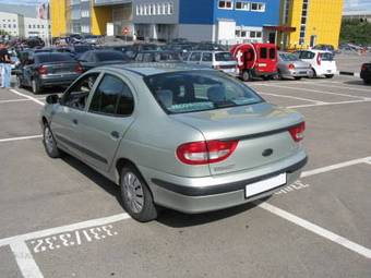 2003 Renault Megane Pictures