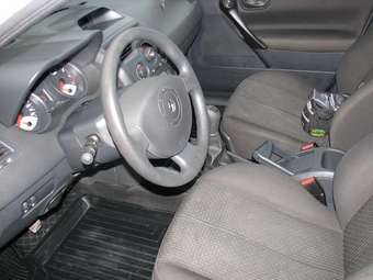 2004 Renault Megane Pictures